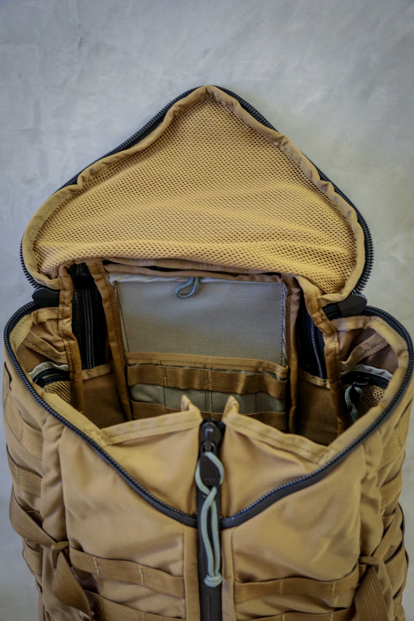 Mystery Ranch Komodo Dragon HitchHikers SG