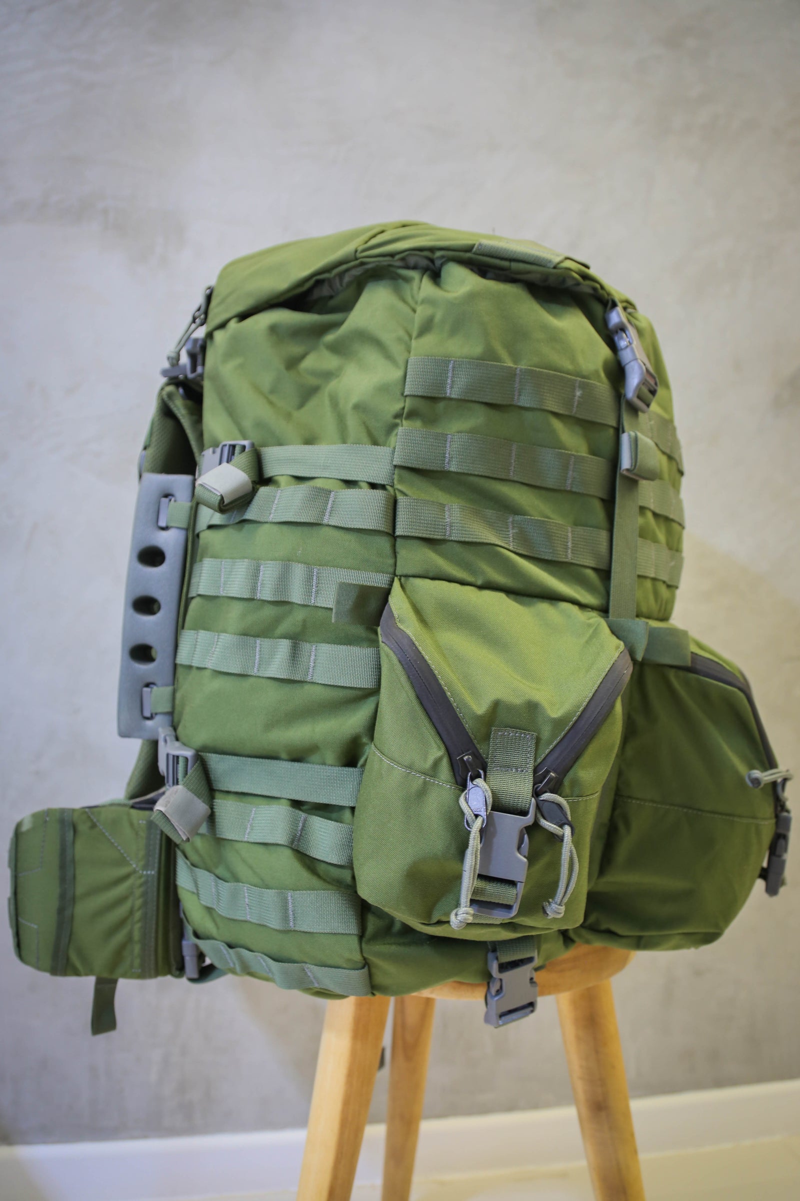 Mystery Ranch Mountain Ruck in Olive Drab Green Yoke size M HitchHikers SG