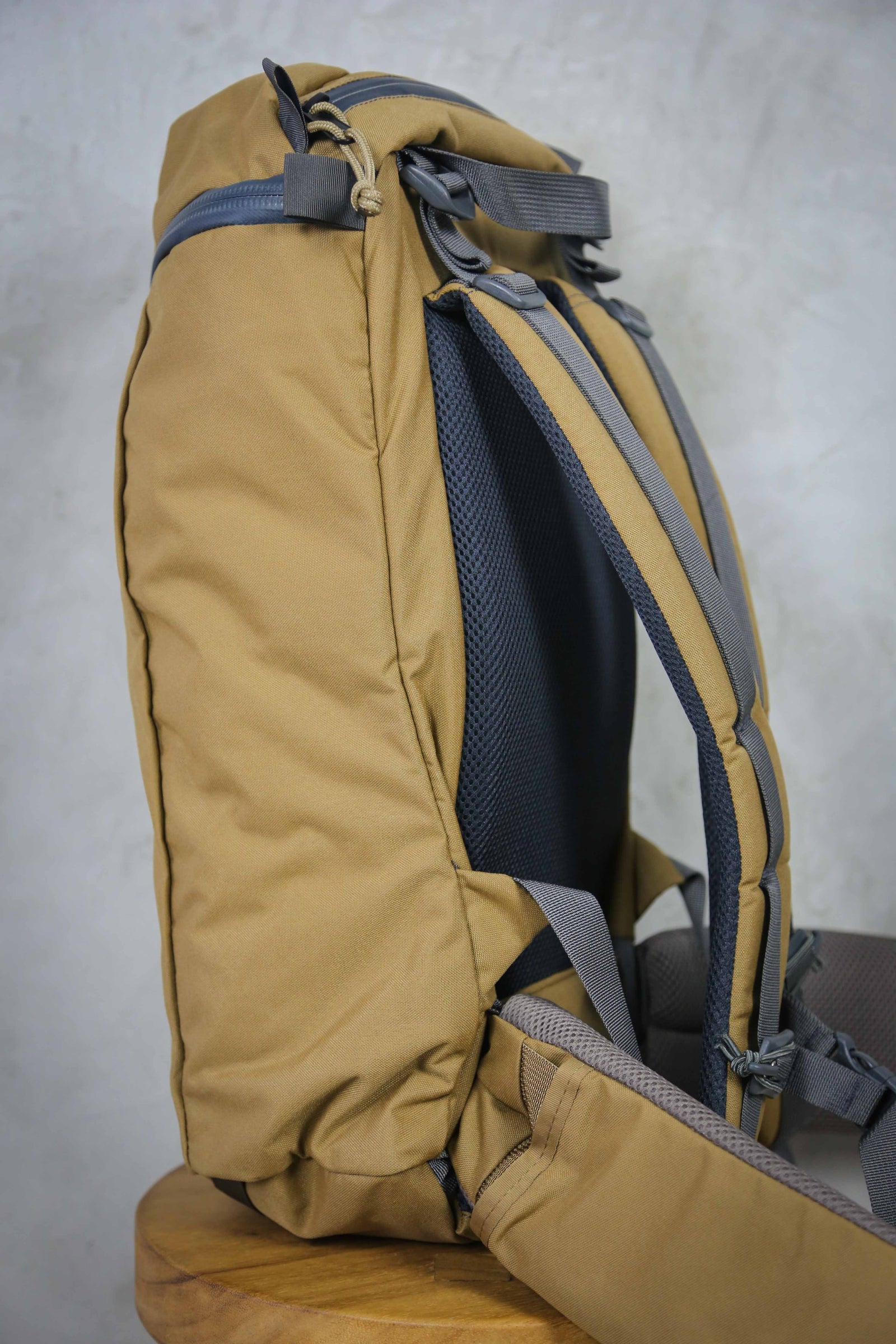 Mystery Ranch Urban Assault with Waist Belt in Coyote HitchHikers SG