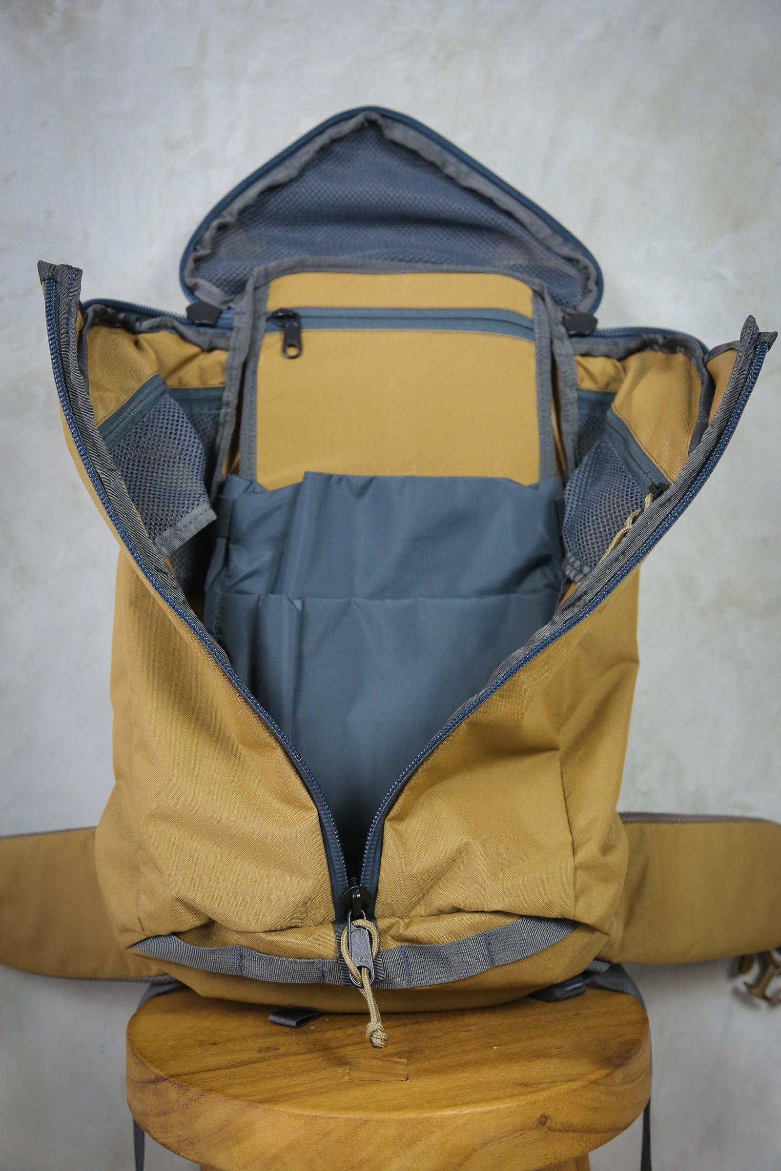 Mystery Ranch Urban Assault with Waist Belt in Coyote HitchHikers SG